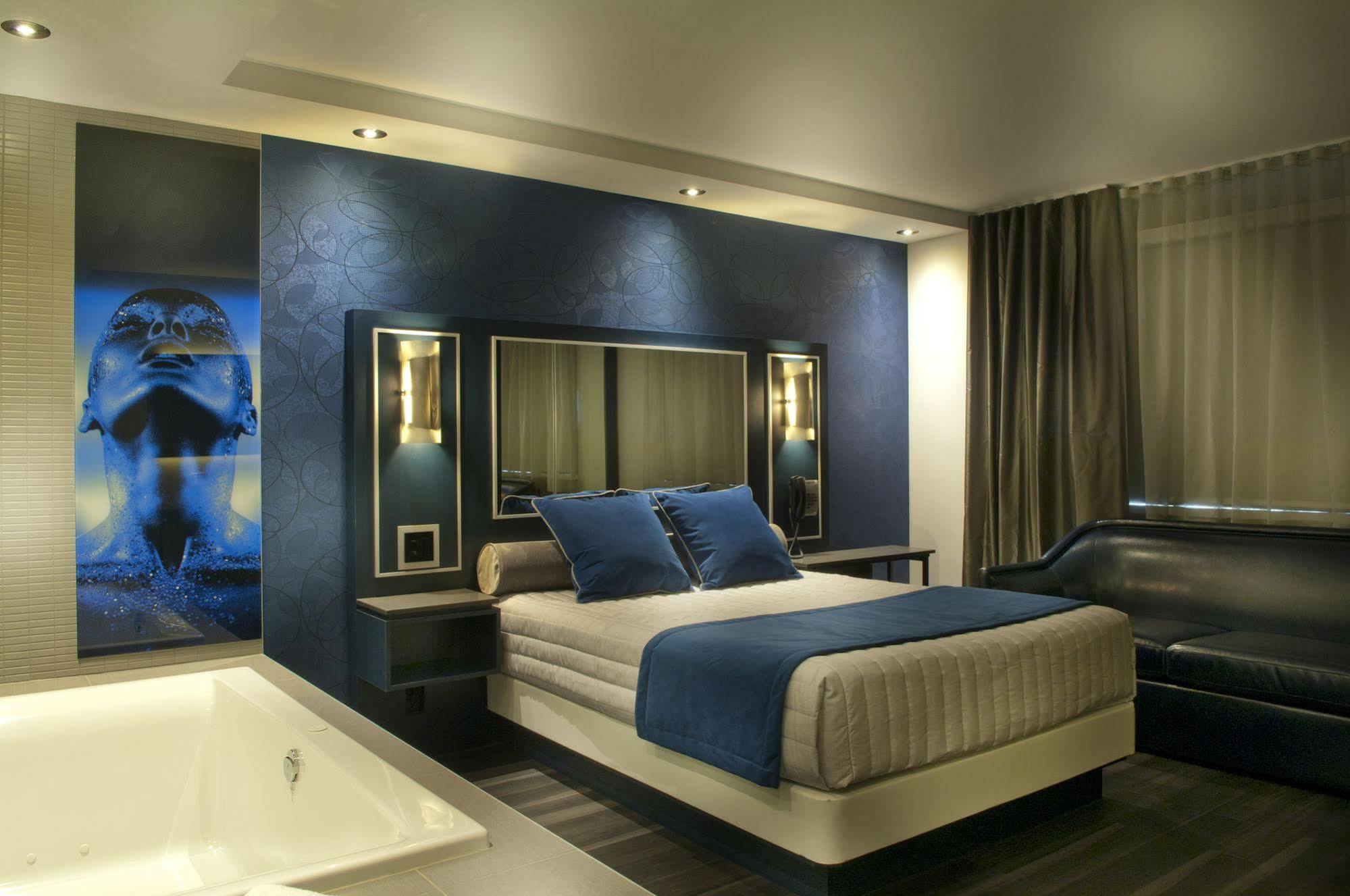 Ramada By Wyndham Laval Hotel Kültér fotó